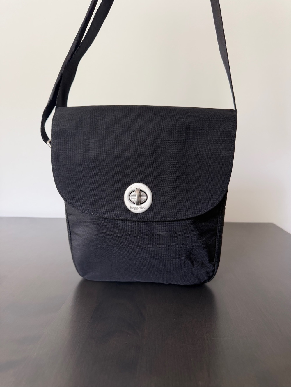 Baggallini Black Nylon Turn-Lock Crossbody Bag